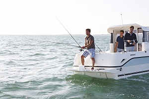 690 Arvor катер для морской рыбалки