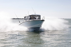 Captur 755 PILOTHOUSE катер для морской рыбалки